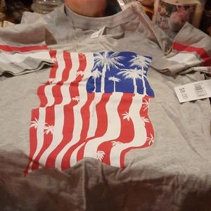 LADIES 🚺  PALM 🌴 FLAG TEE.